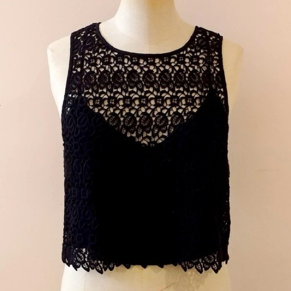 Club Monaco Lace Crop - Picture 2 of 5